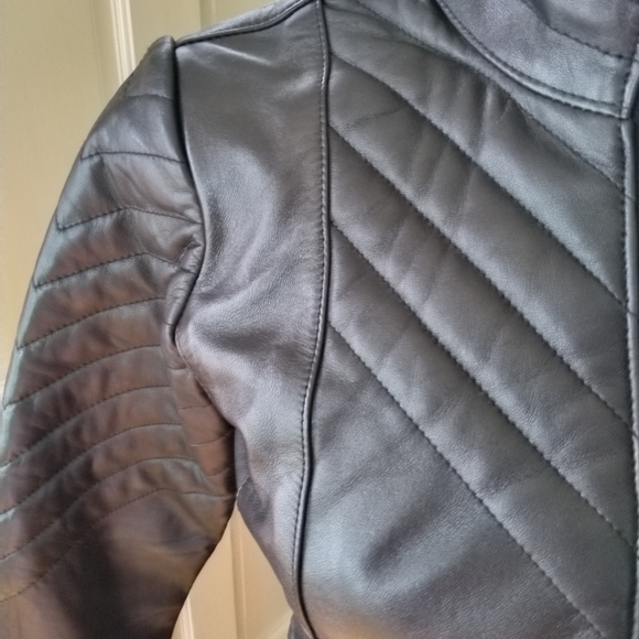 New Zayn 100% black leather sexy figure flattering crisscross lace back jacket - Picture 9 of 16